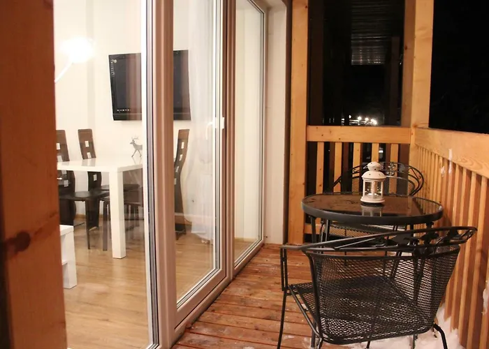 Reggie - Apartment *